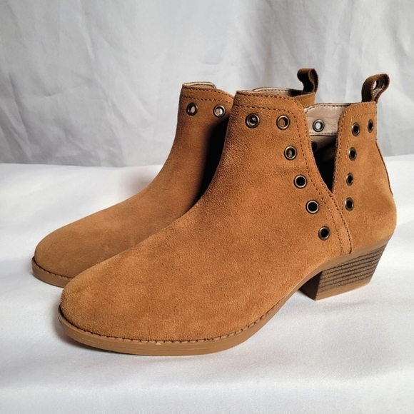 Skechers NWOT Women's Lasso Tan Booties Leather Size 9 Memory Foam Insole - Picture 1 of 11